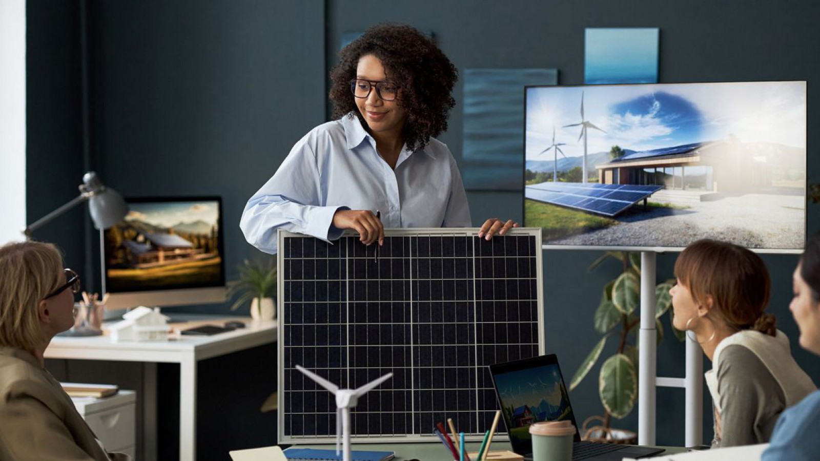 Meeting zum Thema erneuerbare Energie