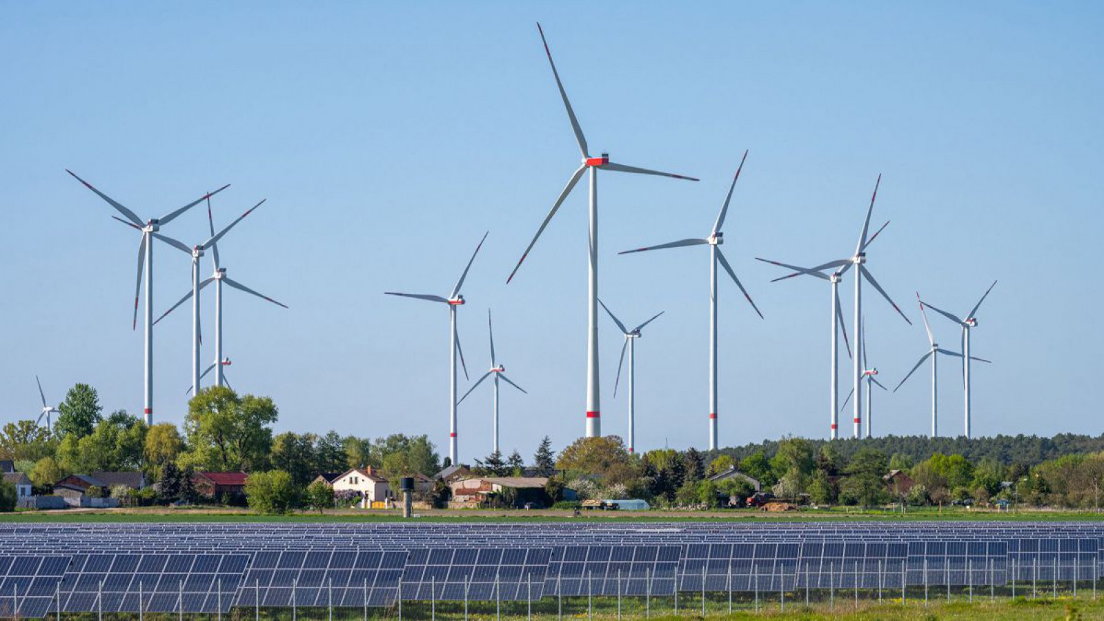 PV-Anlage und Windr&auml;der