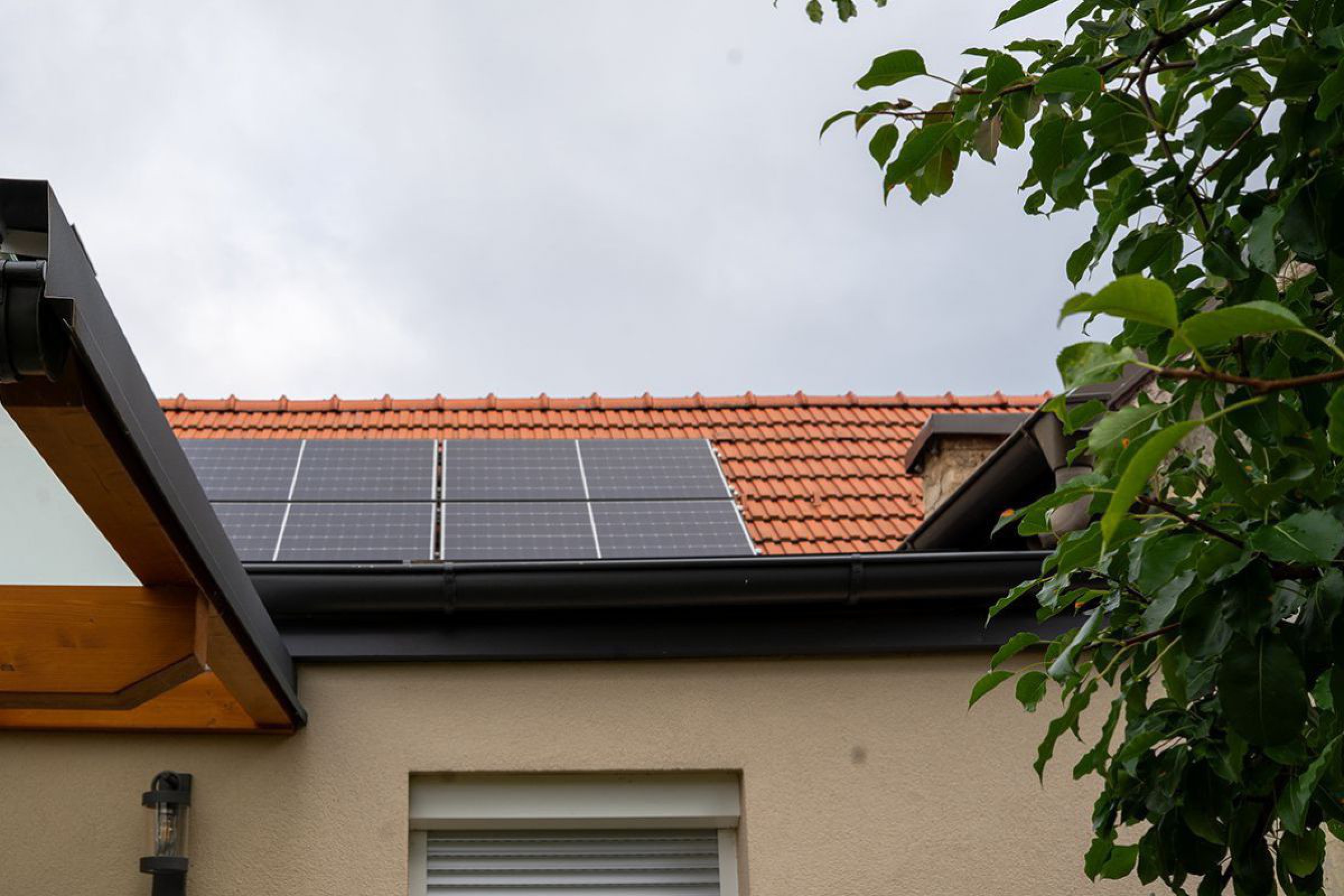 Photovoltaikanlage auf saniertem Dach