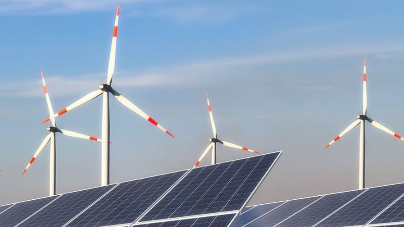 Windkraft- und Photovoltaik-Anlagen